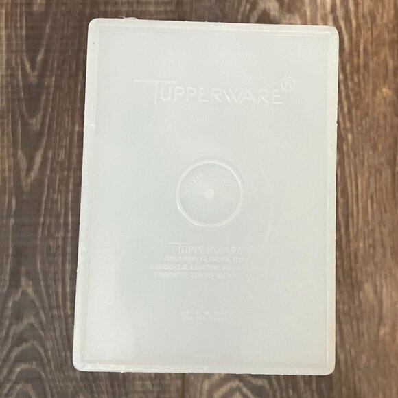 Vintage Tupperware Ice Cream Storage Container - Picture 6 of 10